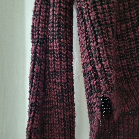 Forever 21 Knit Crew Neck Sweater in Red & Black Heather Women’s Size M - Picture 4 of 4